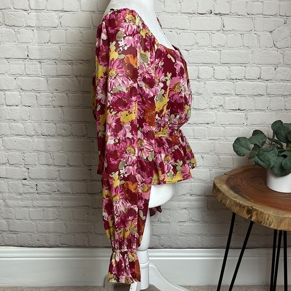 WAYF Square Neck Flounce Sleeve Floral Blouse - Picture 7 of 15